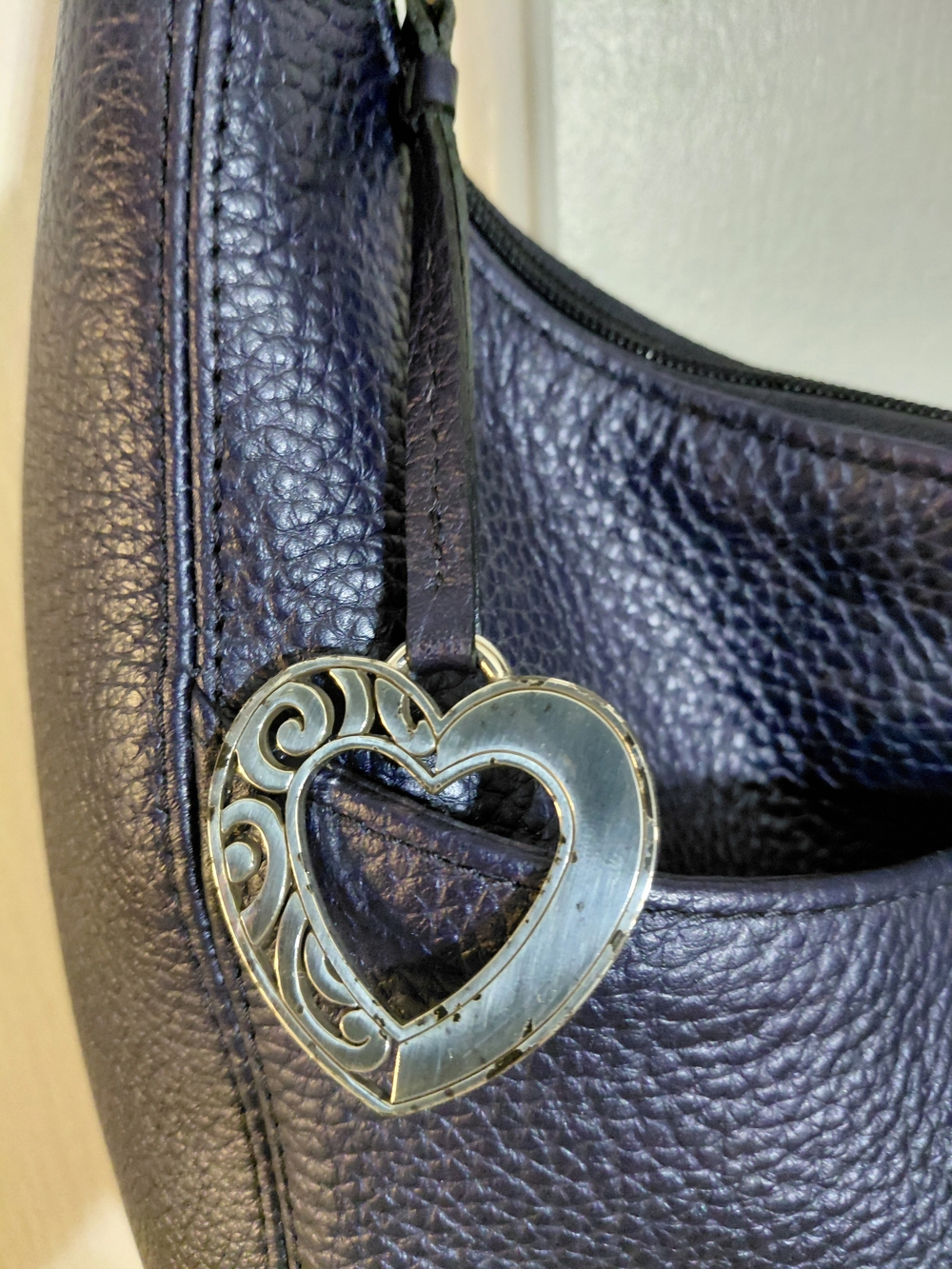 Brighton Purse - Leather Shoulder Bag in Navy with Heart Charm - Picture 9 of 12